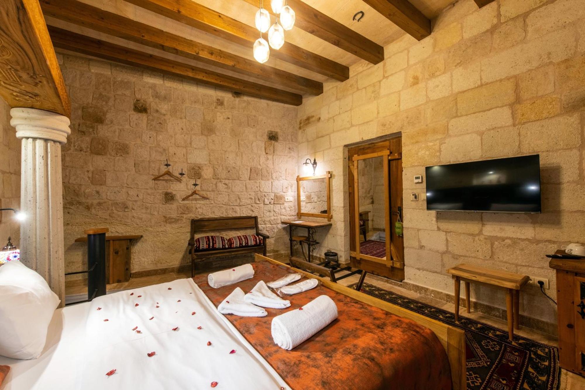 Charming Cave Hotel غوريمِيه الغرفة الصورة