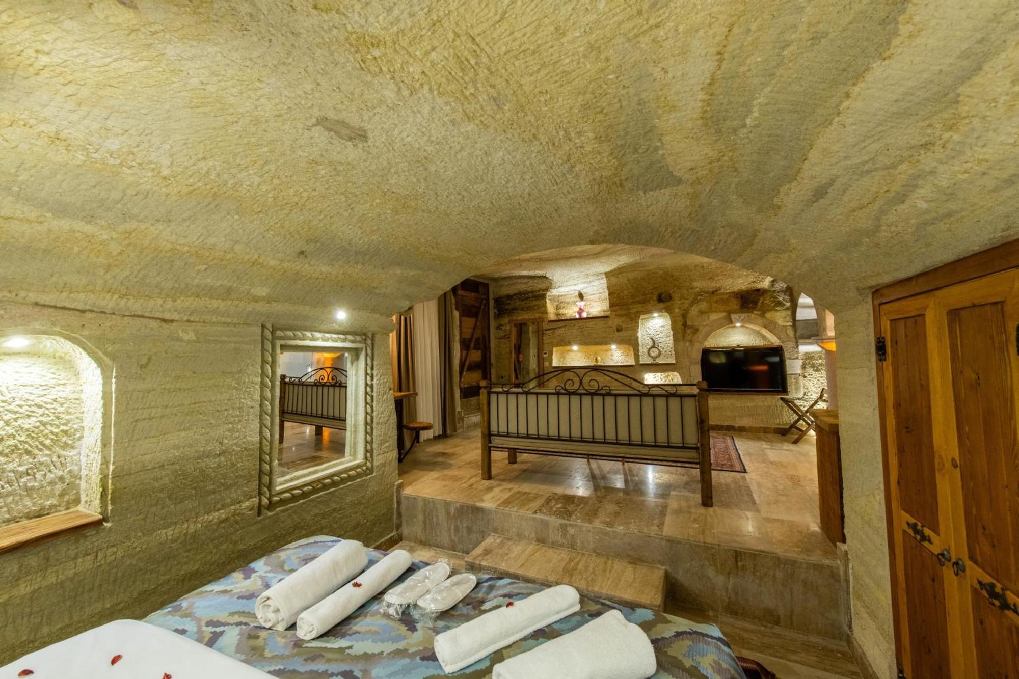 Charming Cave Hotel غوريمِيه الغرفة الصورة